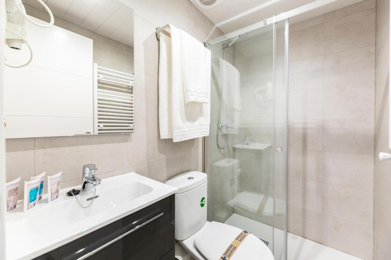 Hostal Blasco de Garay 61B Hostal Madrid